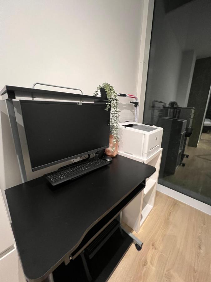 London Heathrow Airport Apartment Voyager House Terminal 12345 - Ev Electric And Parking Available Hillingdon Eksteriør billede