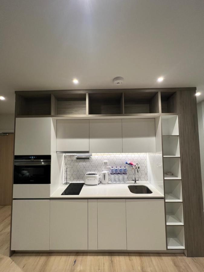 London Heathrow Airport Apartment Voyager House Terminal 12345 - Ev Electric And Parking Available Hillingdon Eksteriør billede