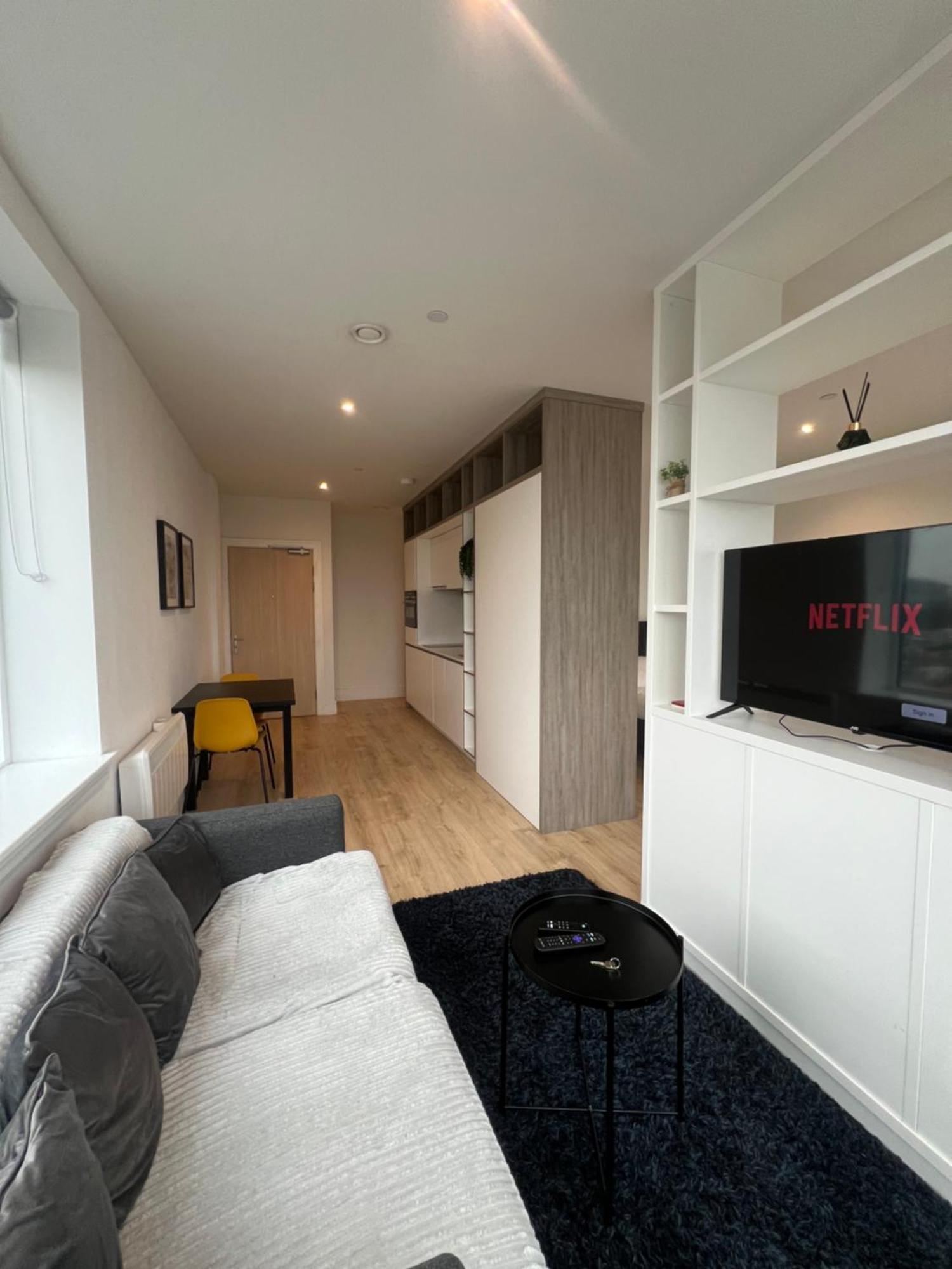 London Heathrow Airport Apartment Voyager House Terminal 12345 - Ev Electric And Parking Available Hillingdon Eksteriør billede