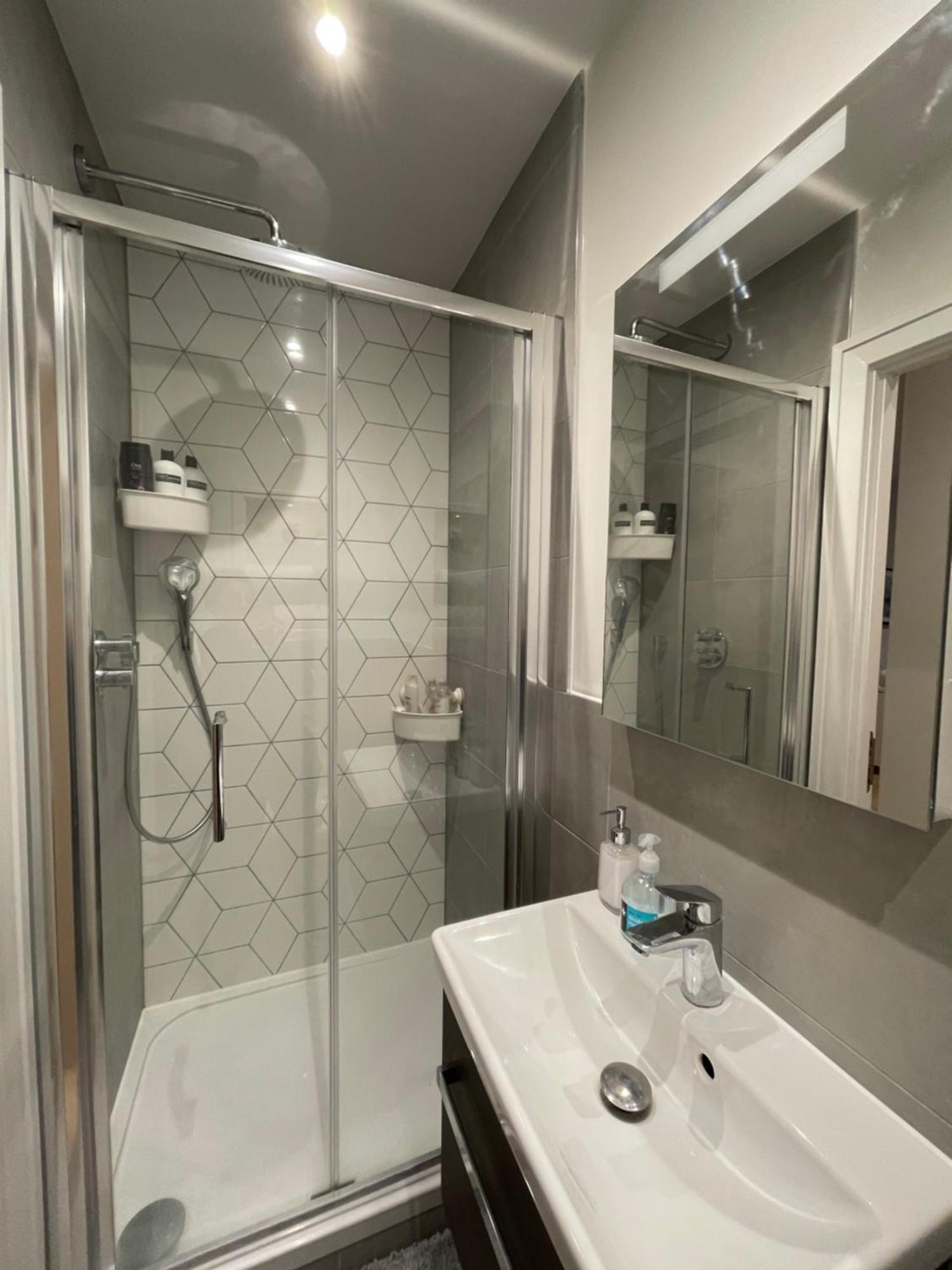 London Heathrow Airport Apartment Voyager House Terminal 12345 - Ev Electric And Parking Available Hillingdon Eksteriør billede