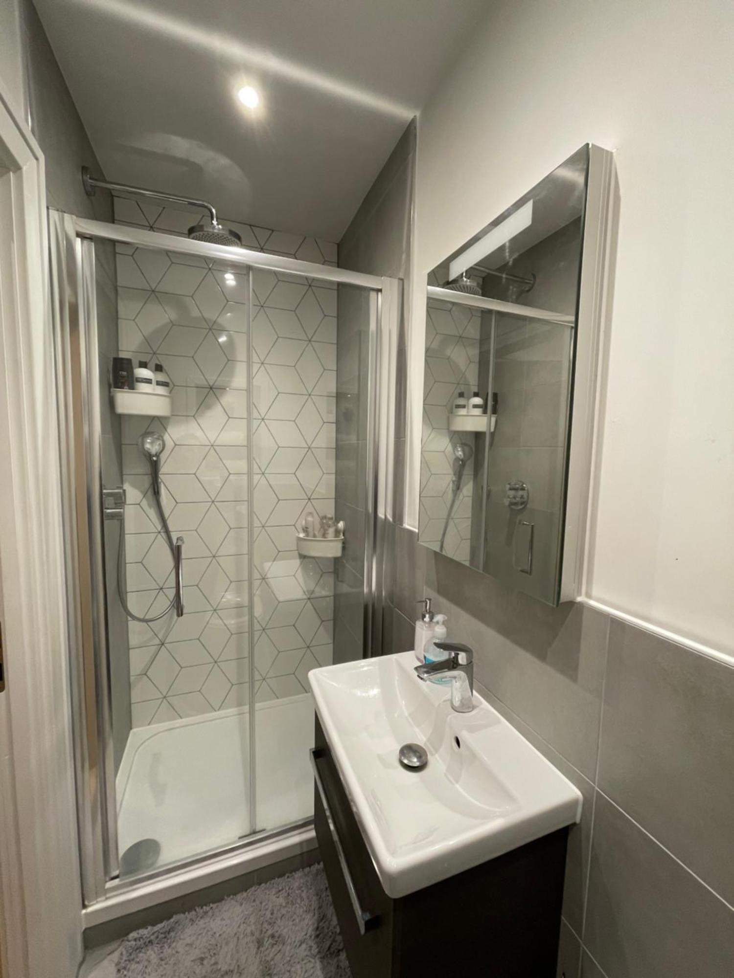 London Heathrow Airport Apartment Voyager House Terminal 12345 - Ev Electric And Parking Available Hillingdon Eksteriør billede